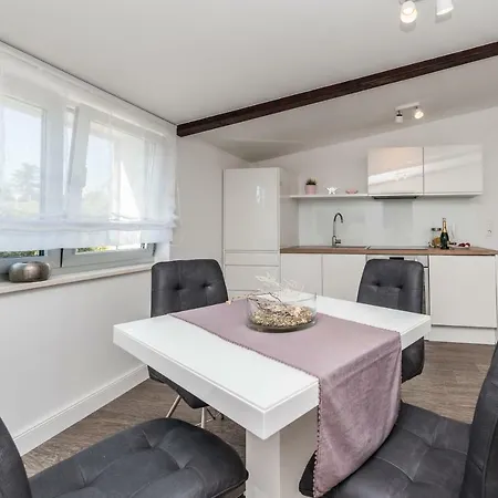 Apartman Ena Zára
