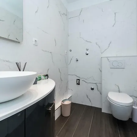 Apartament Ena