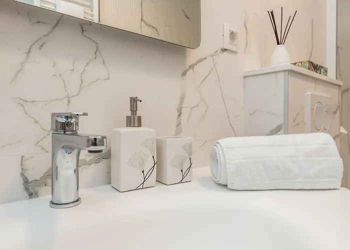 דירה Ena זאדאר