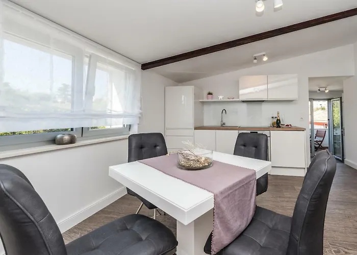 דירה Ena זאדאר