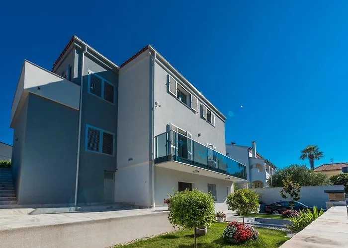 Ena Διαμέρισμα