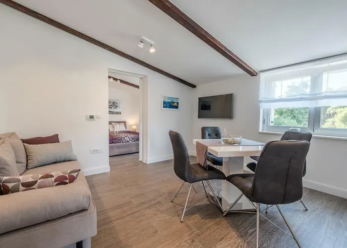 Ena Διαμέρισμα